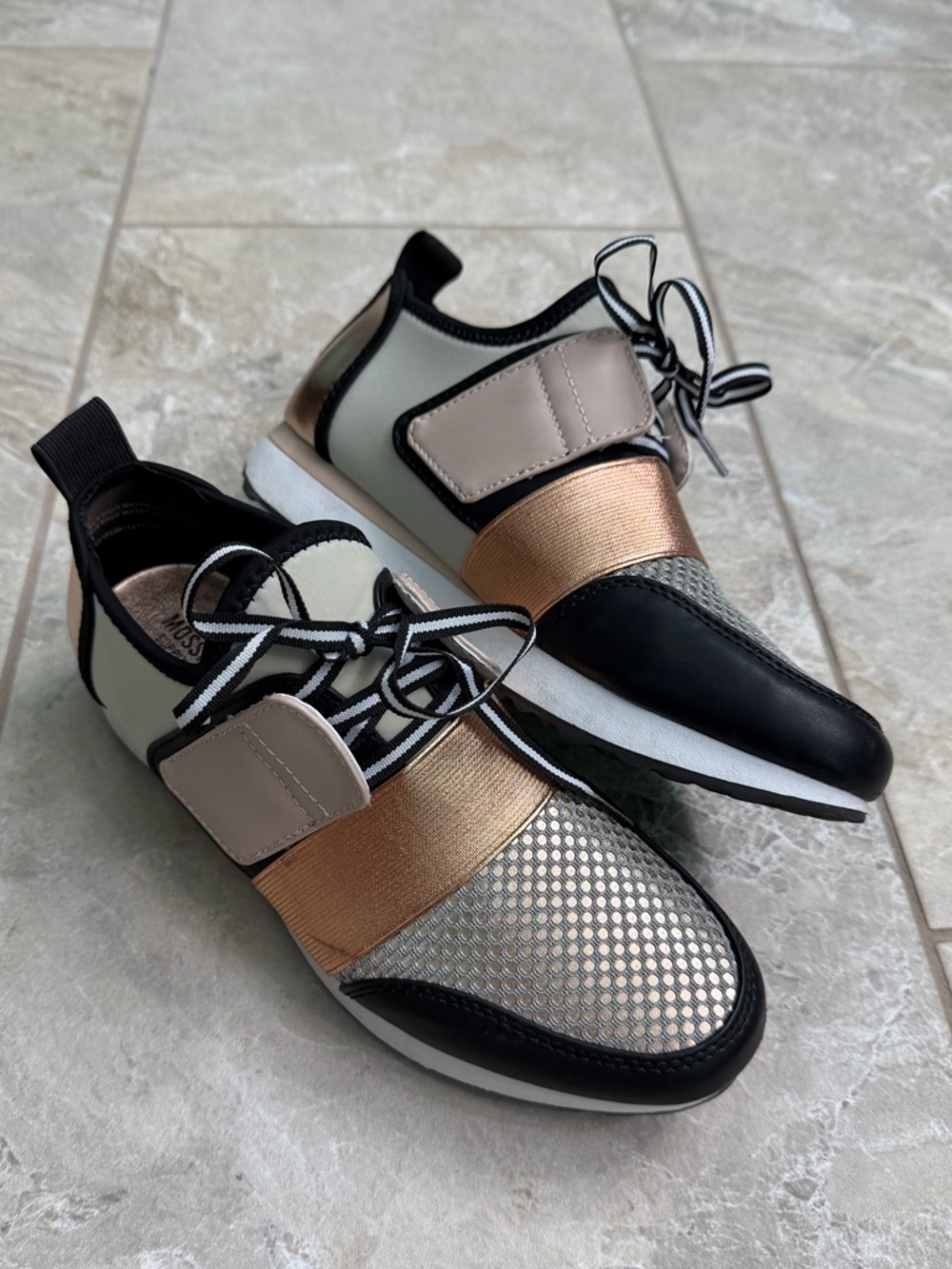 Mossimo Supply Deena Sneakers Size 7